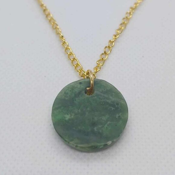 Small BC Nephrite Jade Circle Necklace - Picture 2 of 3